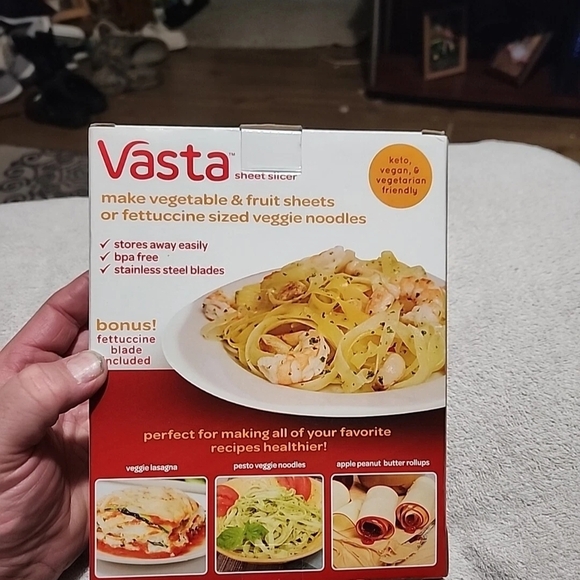 Vasta 2-in-1 Veggie & Fruit Sheet Slicer Noodle Slicer - Picture 2 of 3